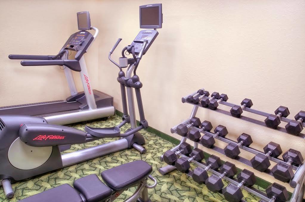 Towneplace Suites By Marriott St. Petersburg Clearwater Buitenkant foto