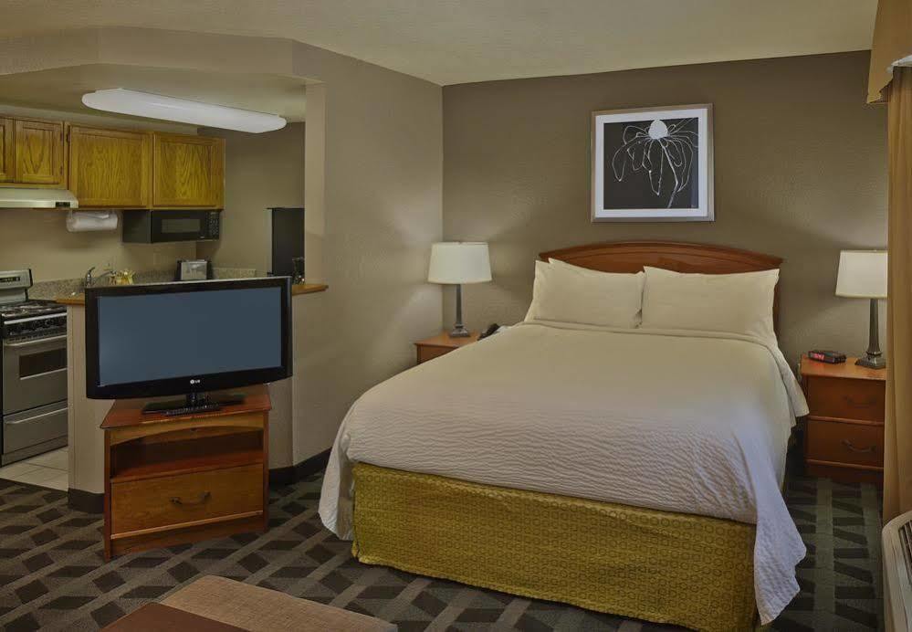 Towneplace Suites By Marriott St. Petersburg Clearwater Buitenkant foto