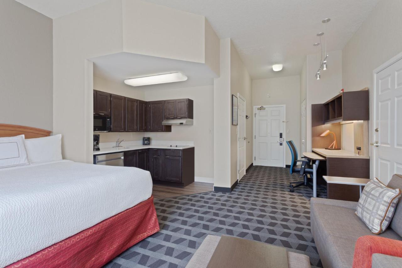 Towneplace Suites By Marriott St. Petersburg Clearwater Buitenkant foto