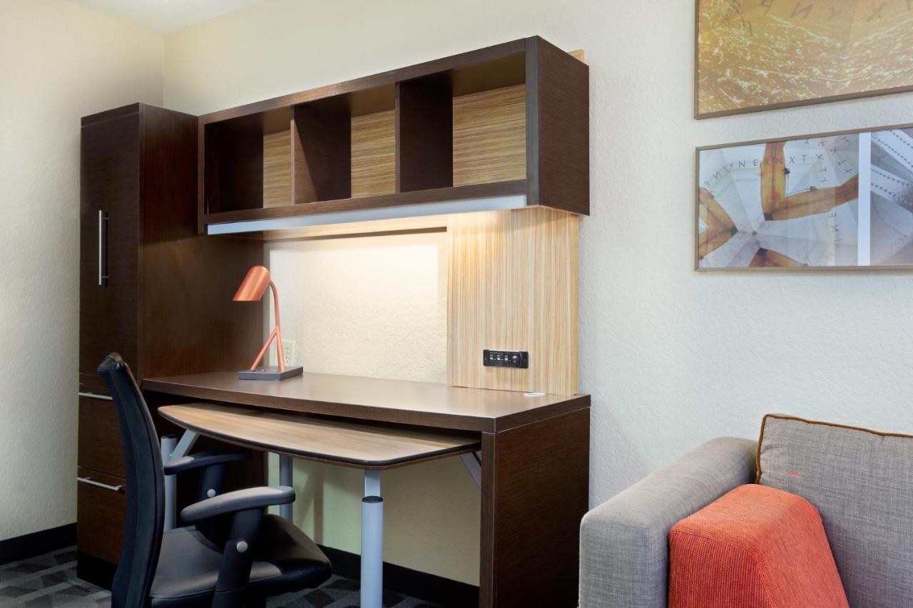 Towneplace Suites By Marriott St. Petersburg Clearwater Buitenkant foto