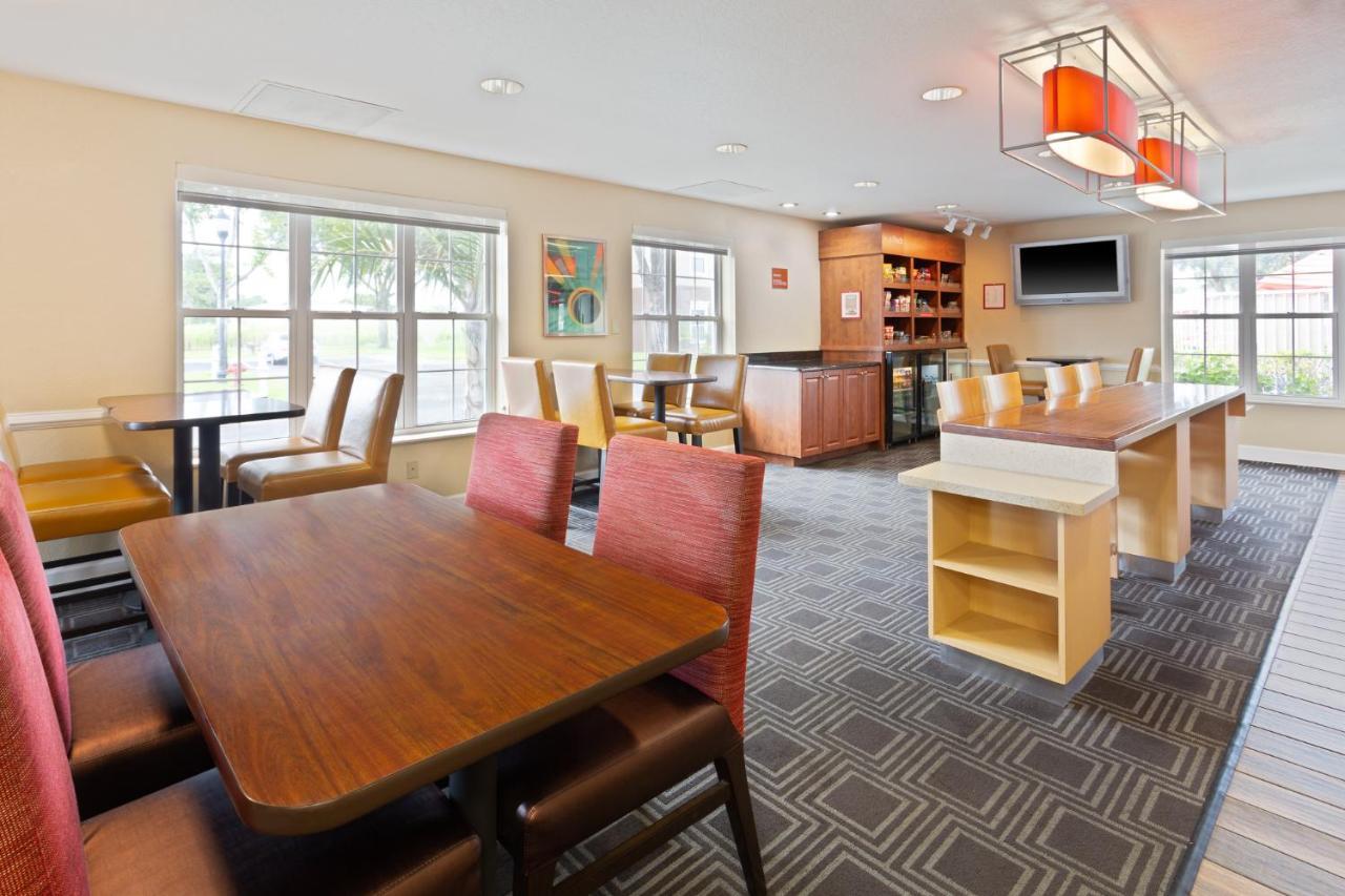 Towneplace Suites By Marriott St. Petersburg Clearwater Buitenkant foto